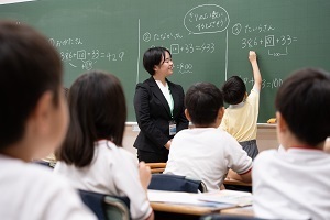 正科生1年次入学　小学校教員コース講座イメージ